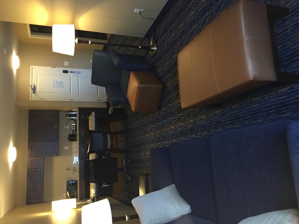 Grandstay Hotel & Suites Mount Horeb - Madison Bilik gambar